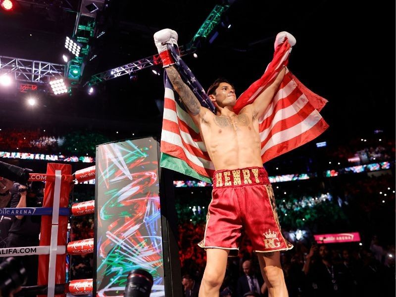 Garcia keeps WBC welterweight title by stopping Benn