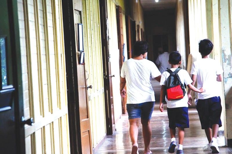 DepEd: Di tinuod nga mag âzero hiringâ sa 2027