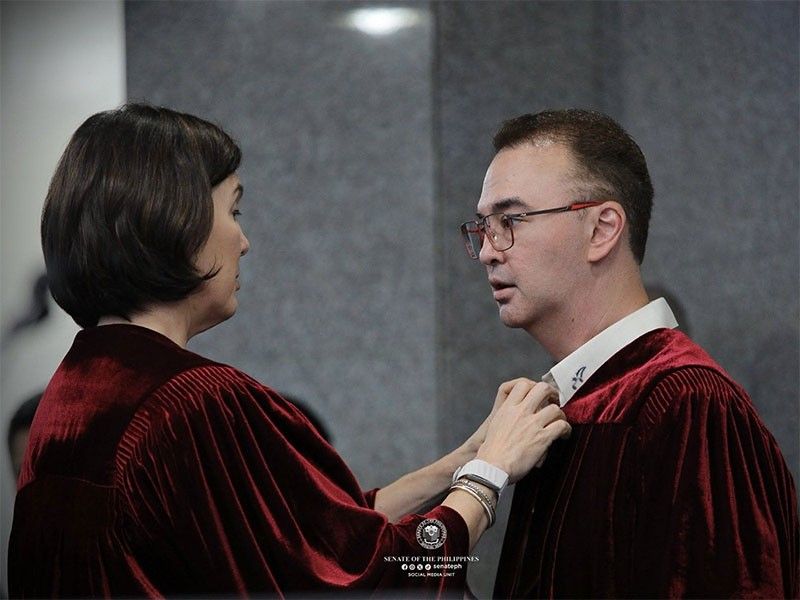 Cayetano siblings, nakabalik na ng Pinas