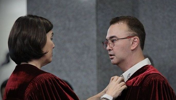 Cayetano siblings, nakabalik na ng Pinas