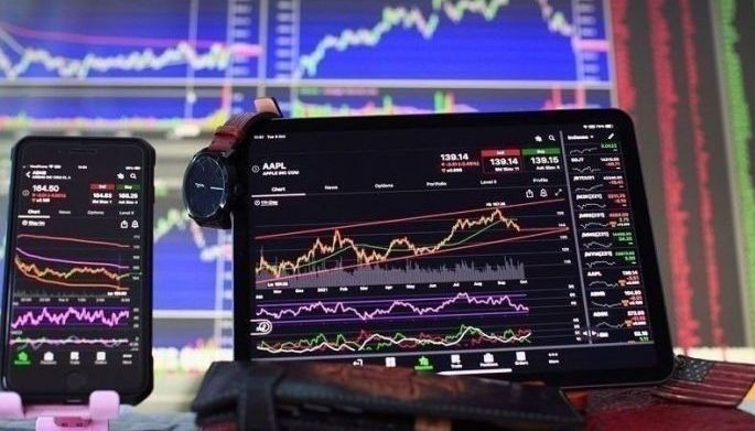 Stocks recover on bargain hunting
