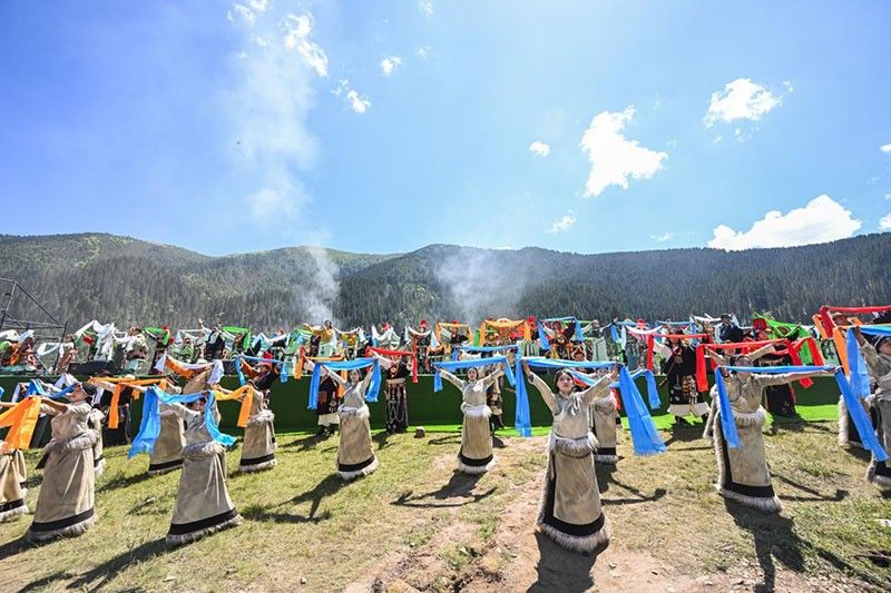 Gesar riders, nomadic culture highlight Sichuan Ganzi Festival Gesar riders, nomadic culture highlight Sichuan Ganzi Festival