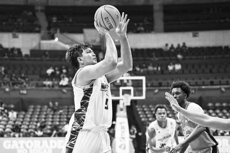 Fighting Maroons ginarote Blue Eagles