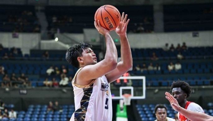Bulldogs sinakmal unang panalo