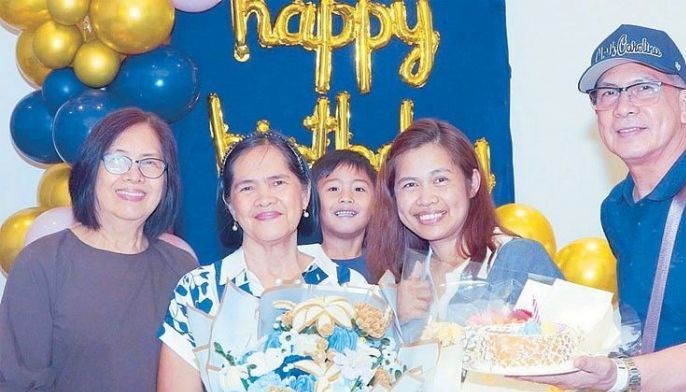 A family reunion of all September birthdays