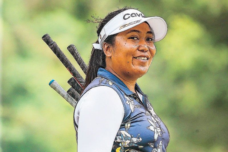 Bisera fires eagle-fueled 67, trails by 1