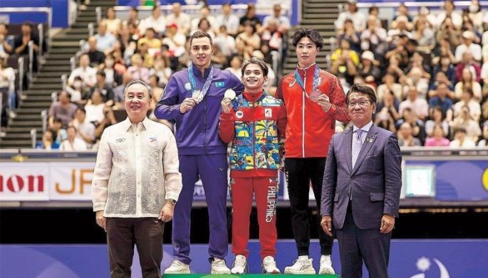 Yulo completes golden set
