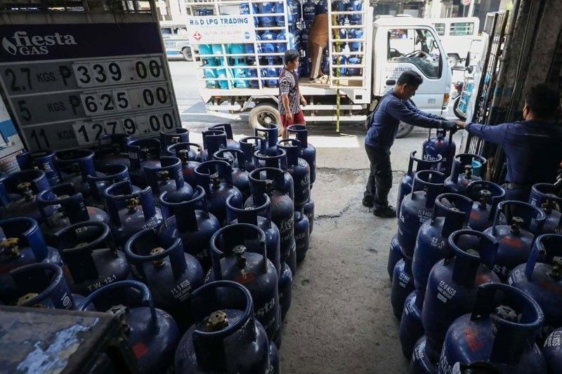 Excise tax sa LPG sinuspinde ni Pangulong Marcos