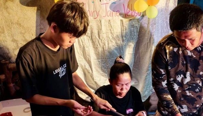 Veloso, family get cash, livelihood aid