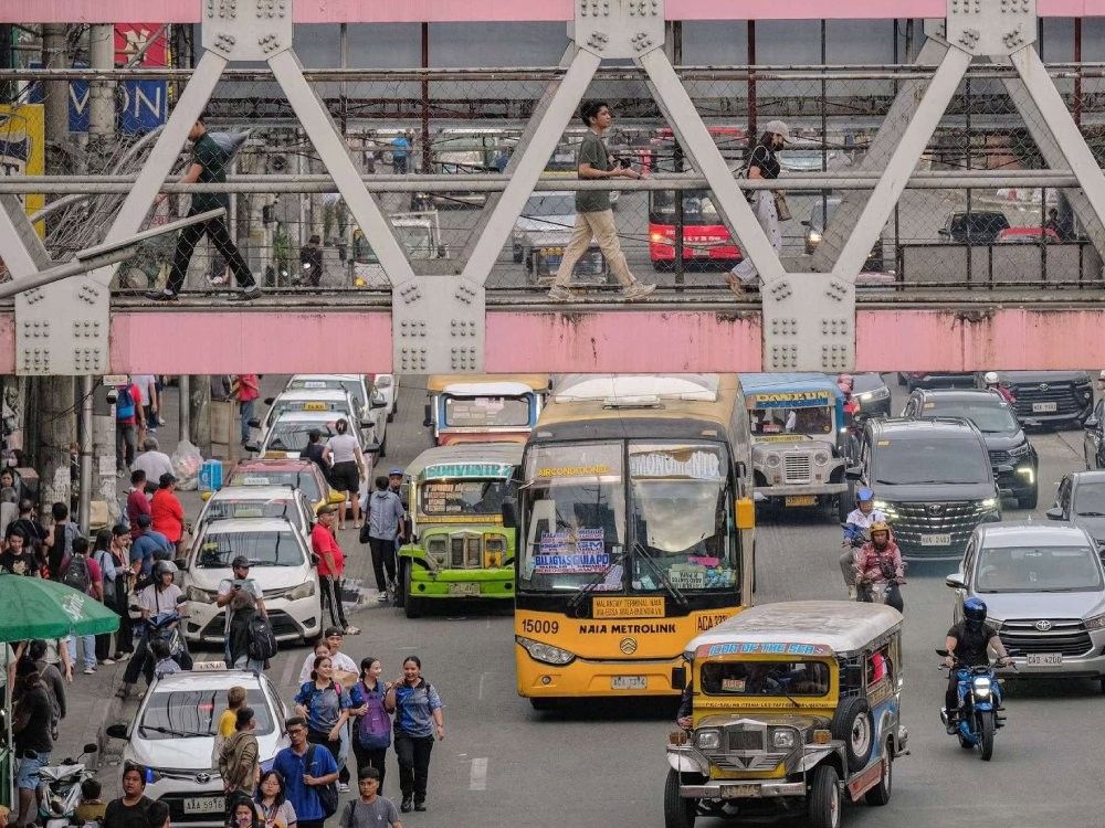 Jeepney fares up to P14 starting Sept. 28; buses, taxis, TNVS also hike rates