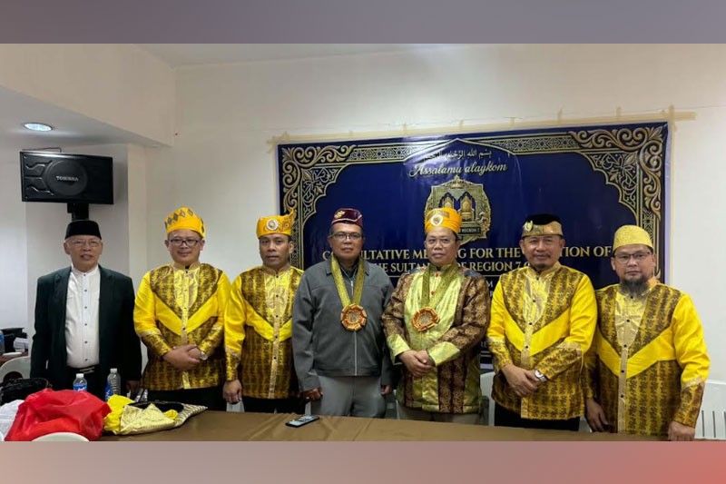 Muslim leaders establish Sultanate League