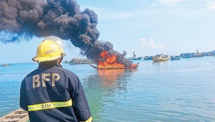 Boat catches fire off Zamboanga; 1 injured, 4 survive