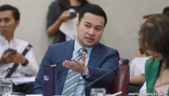 Mga bahay nina dating Speaker Velasco, ni-raid ng NBI