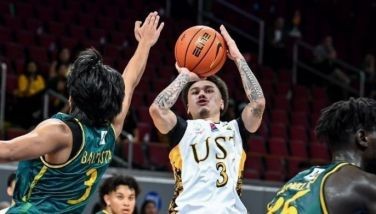 Tigers, Tamaraws grab share of lead