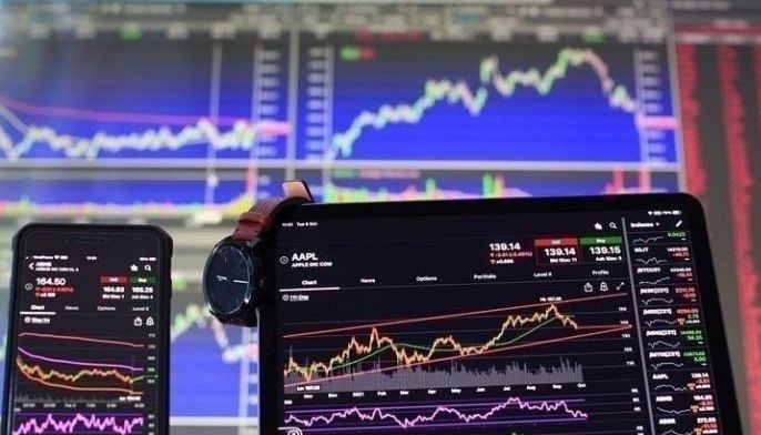 Inflation worries sink stocks to 10-month low