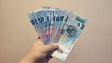 Taxi driver returns P1 million cash lost by passenger