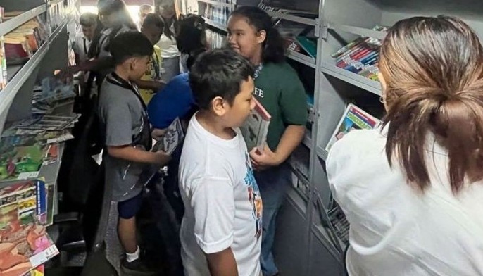 &lsquo;Library-on-wheels&rsquo; boosts peace education in Cotabato schools
