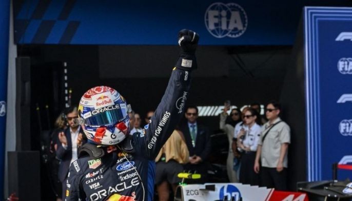 Red Bull's Verstappen grabs pole position for Bahrain GP