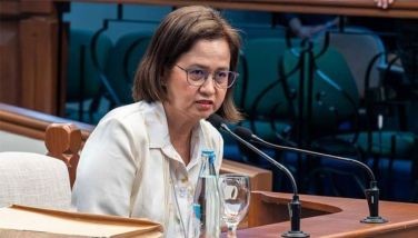 Prosecution witness Raquel dela Cerna, manager of LandBank’s R. Magsaysay branch in Davao, takes her oath to testify on Article II concerning alleged unexplained wealth at the impeachment trial on October 6, 2026.