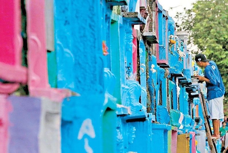 Manila North, South cemeteries gear up for Undas