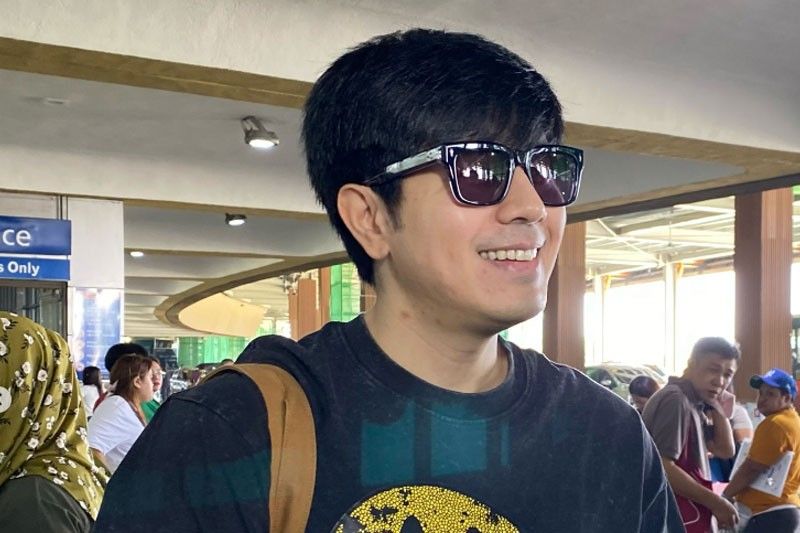 Paulo nag-solo pa-Korea, kim nag-trending!