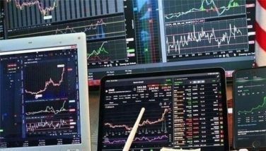 Stocks plunge amid weak peso, rate hike expectations