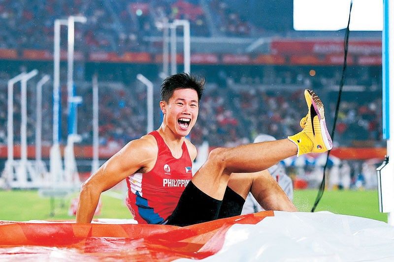 Obiena back in Top 10