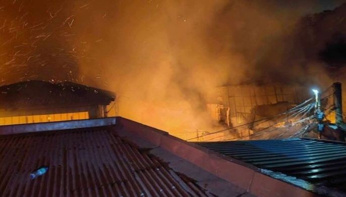 1&nbsp;sugatan, 40 bahay natupok ng sunog&nbsp;sa Quezon City