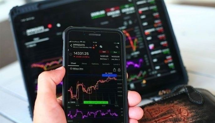 Bargain hunting props up stocks