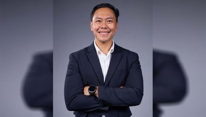 He was spending P50,000 a month on apps and agencies. Now he teaches business owners to build their own