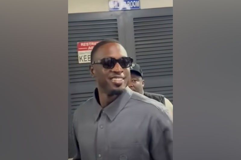 NBA star Dwyane Wade dinumog sa Manila
