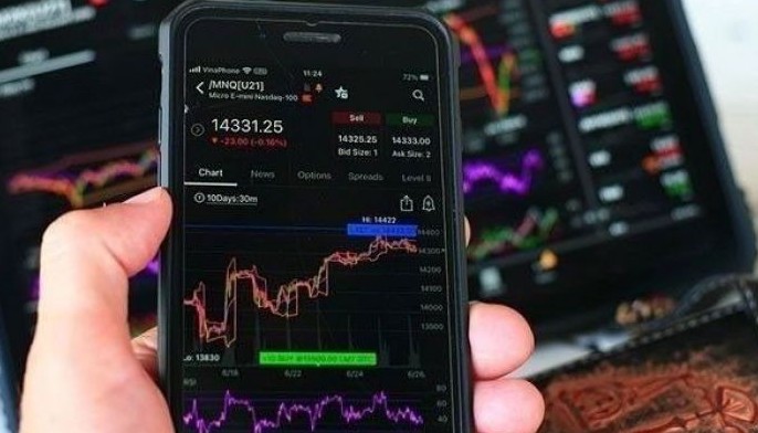 Stocks plunge anew as IMF flags growth risk