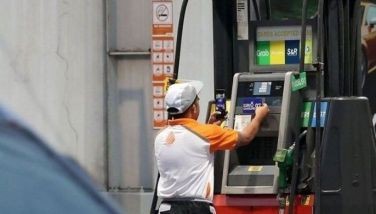 Gas prices tipped for P4.20/liter rollback