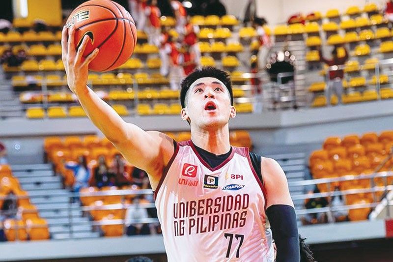 Solong liderato inupuan ng Fighting Maroons