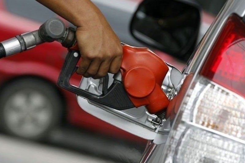 Gasolina at kerosina, bababa ang presyo; diesel, tataas