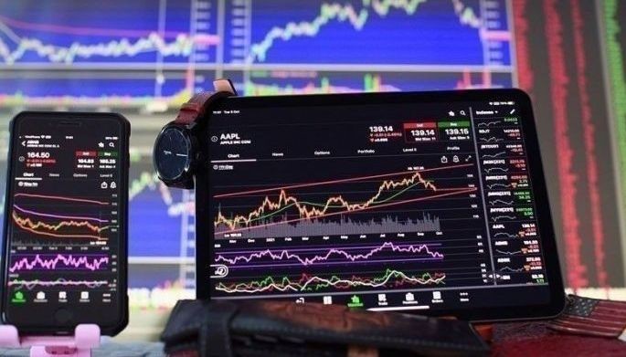 Historic Mynt market debut lifts PSEi above 5,800