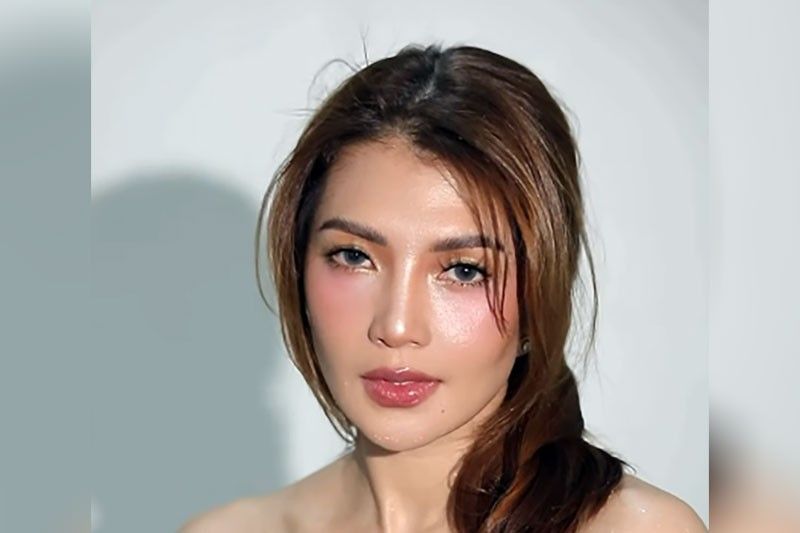 Viva hot babe Jennifer, namatayan ng tatay at anak