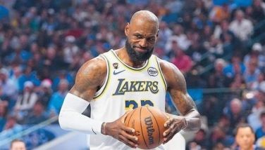 James, Sixers spoil Knicks celebrations